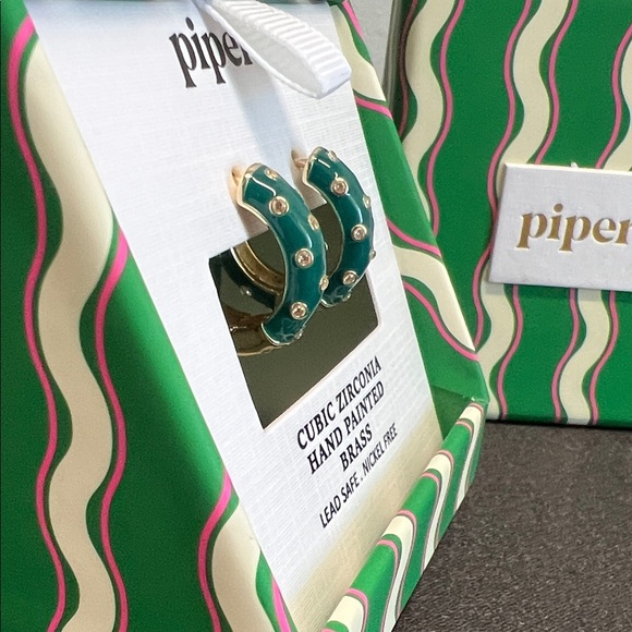 Piper K | Hoop Earrings ✨ - Picture 4 of 7